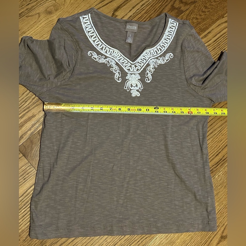 Chico's Brown 3/4 Sleeve Embroidered Top Sz 1/M/8 - Picture 5 of 7